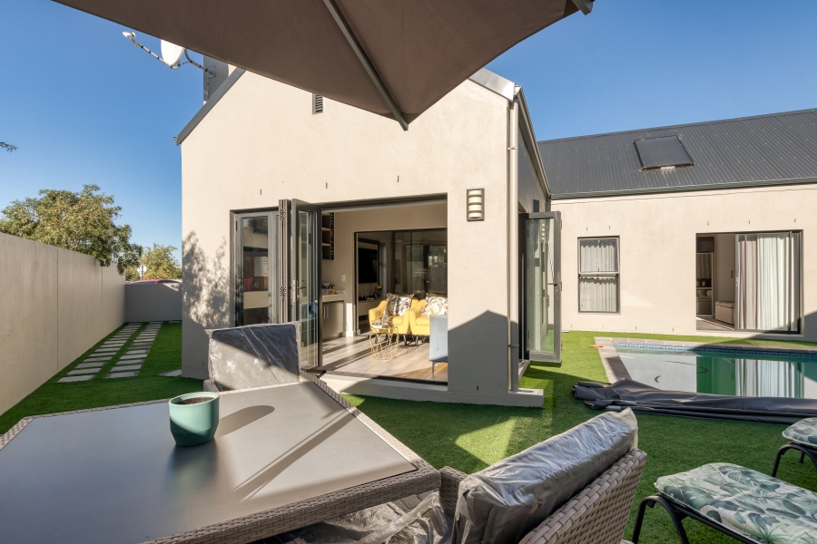 3 Bedroom Property for Sale in Aan de Wijnlanden Western Cape